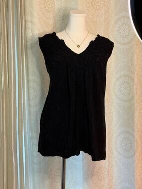Torrid Black Lace Sleeveless Top Size 2 Boho Crochet Detail Blouse
